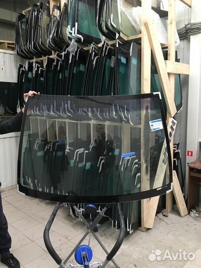 Лобовое стекло Хонда Фит