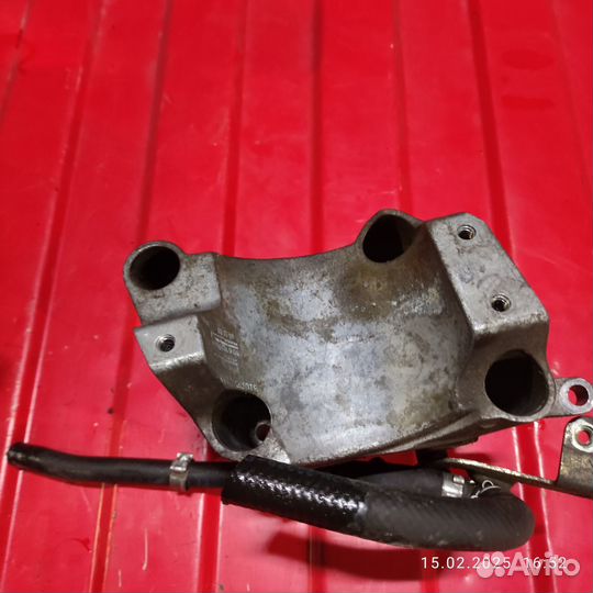 Кронштейн двигателя mercedes ом 646