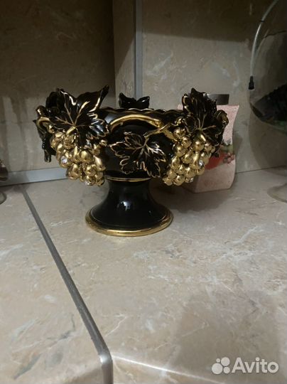 Ваза для фруктов на ножке