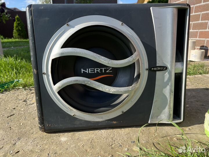 Мощный Сабвуфер hertz с усилителем