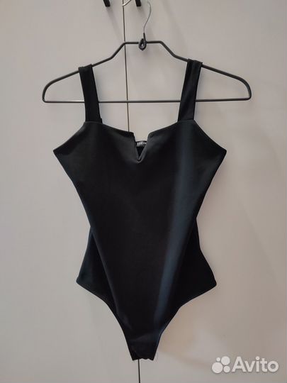 Боди с вырезом shein