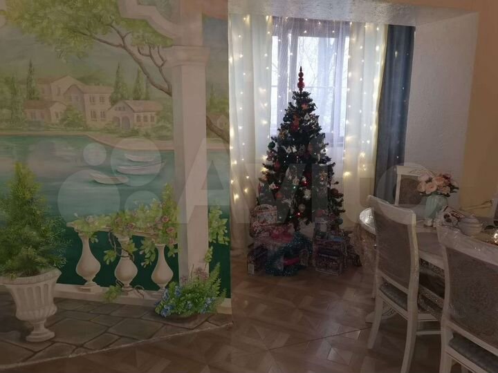 4-к. квартира, 105 м², 2/4 эт.