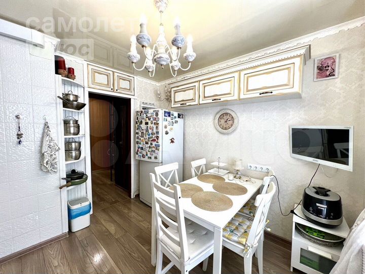 2-к. квартира, 58 м², 8/9 эт.