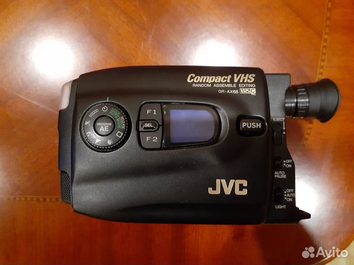 Видеокамера JVC