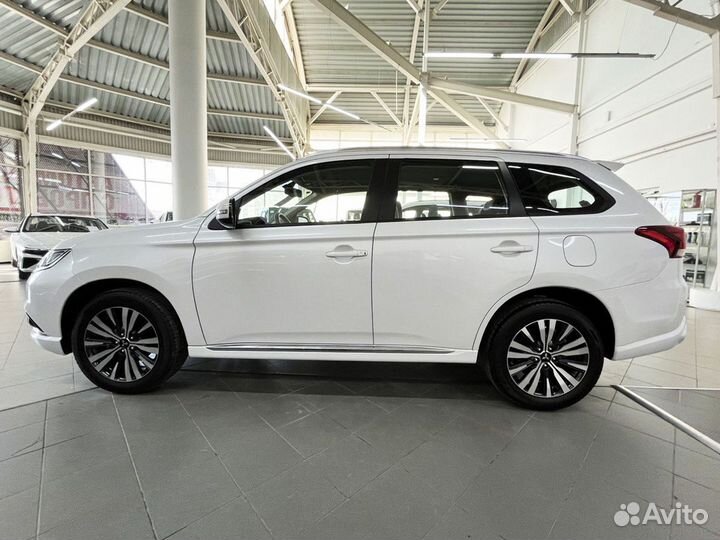 Mitsubishi Outlander 2.0 CVT, 2022