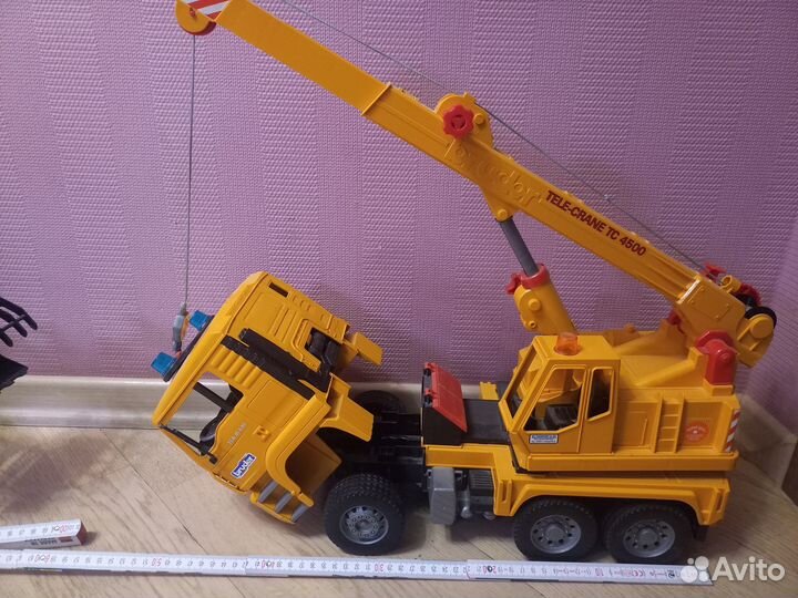 Детский кран игрушка и трактор
