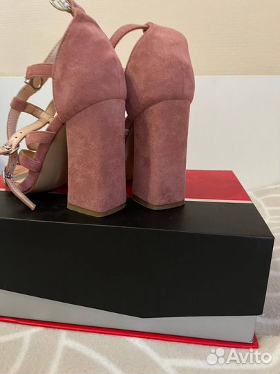 Босоножки женские 37 размер