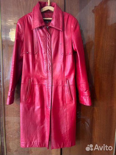 Плащ 48 размер и пиджак 44 размер кожаные