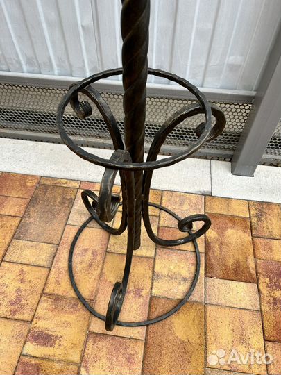 Вешалка напольная кованная