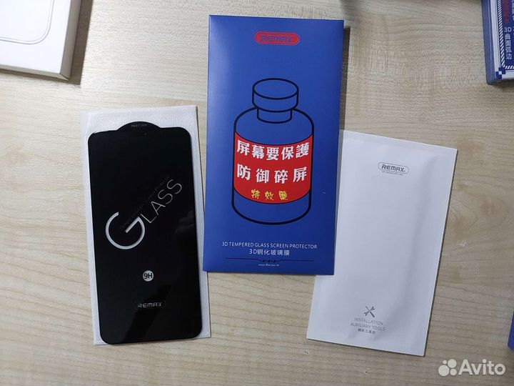 Защитное стекло Remax на iPhone
