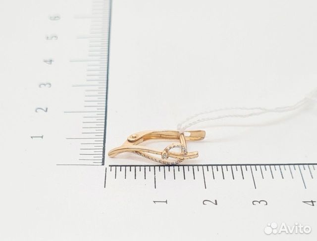 Золотые серьги с камнем