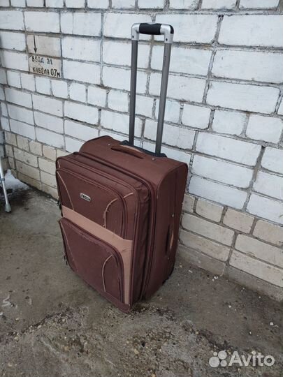 Чемодан на колесах бу