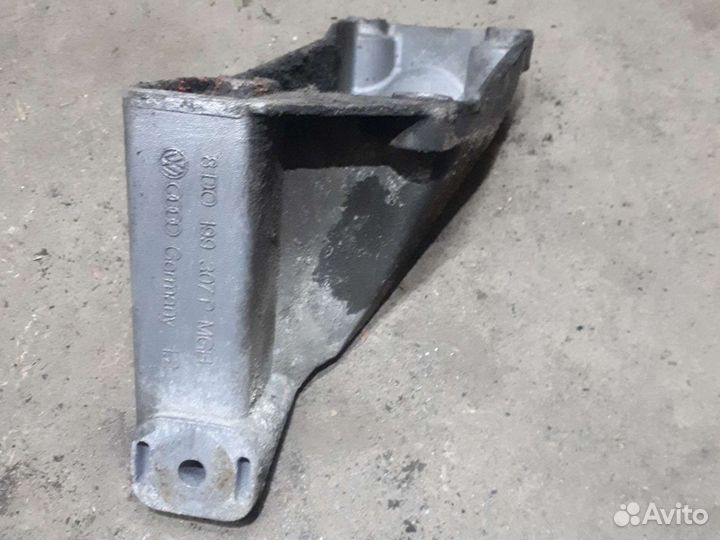 Левый кронштейн двигателя фольксваген пассат б5