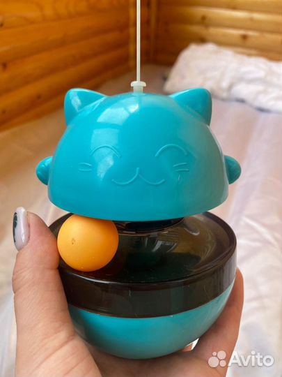 Игрушка кормушка для кота