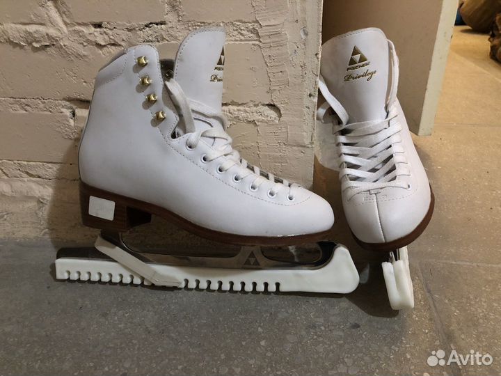 Продам лыжи, коньки, снегокат