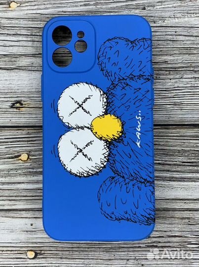 Чехлы для iPhone 12