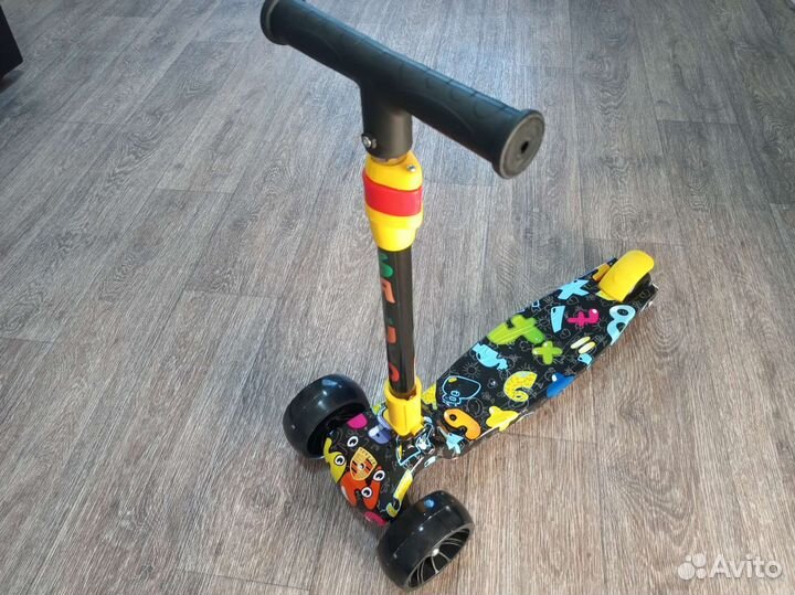 Самокат трёхколёсный детский (беговел, кикборд)