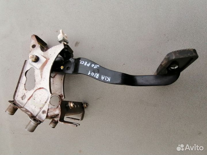 Педаль тормоза Kia Rio 1 2000-2005