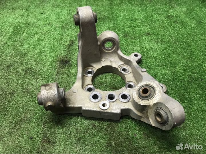 Кулак задний левый Nissan Skyline CPV35 VQ25DE