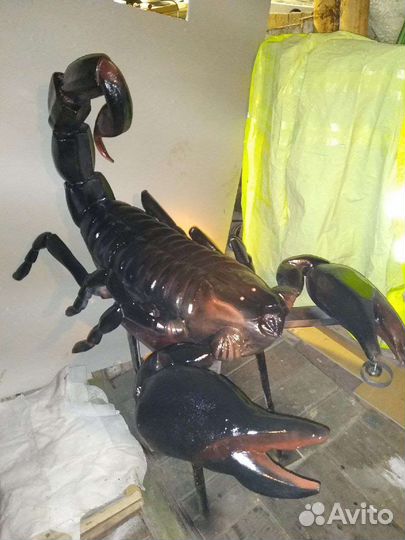 Скорпион из гипса