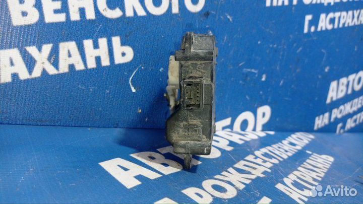 Моторчик заслонок отопителя Toyota Rav4 кроссовер