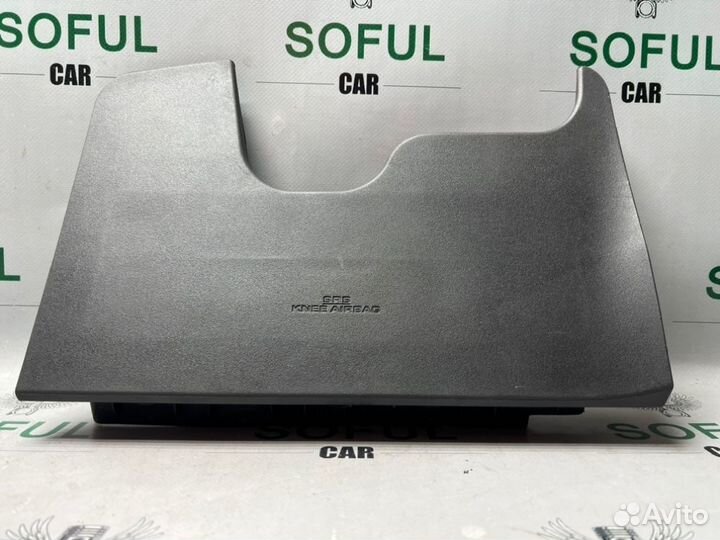 Накладка подушки безопасности колен Toyota Yaris