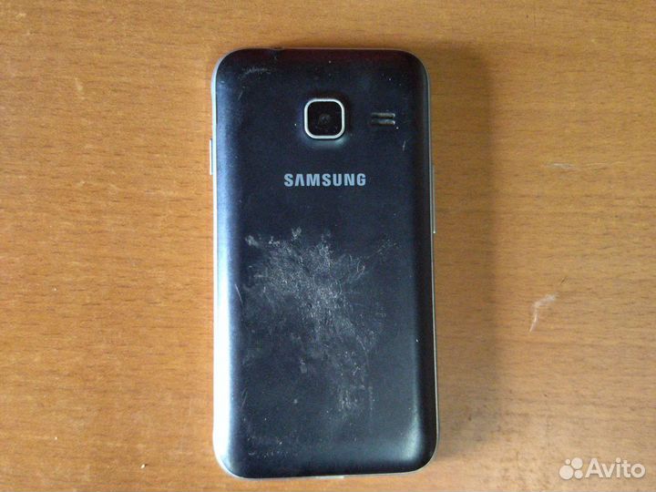 Телефон Samsung Galaxy J mini