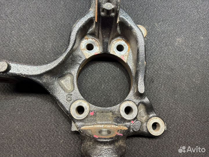 Поворотный кулак левый Lexus ES7