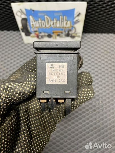 Кнопка обогрева зад. Стекла VW Passat B5