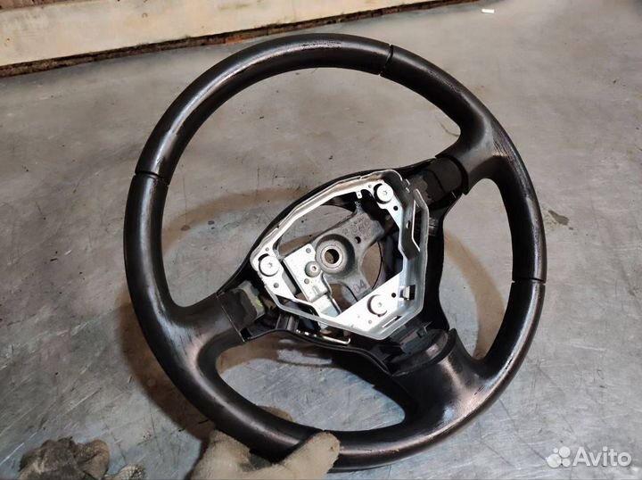 Руль Toyota Yaris P1 2003