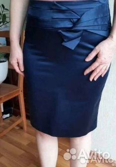 Юбка классическая из стрейч-атласа, р-р 48
