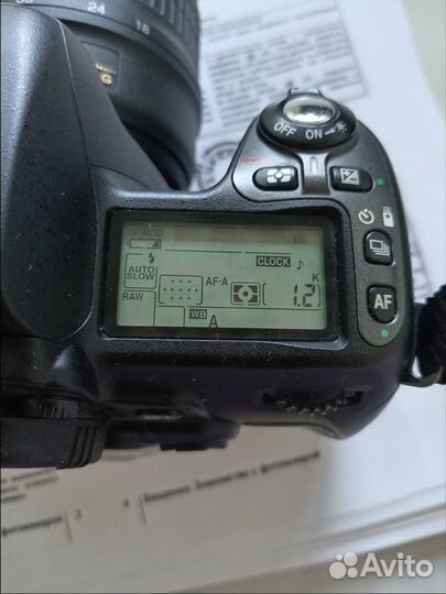 Зеркалка Nikon D80