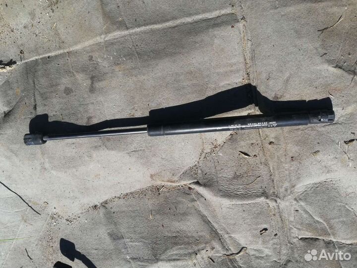 Амортизатор крышки багажника Шевроле Авео Т255