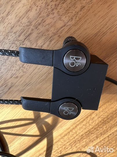 Спортивные наушники Bluetooth BeoPlay H5 Black