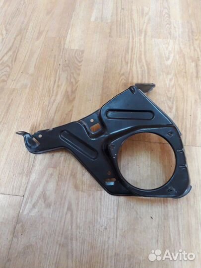 Площадка под бачок осушителя bmw e39 54538367956