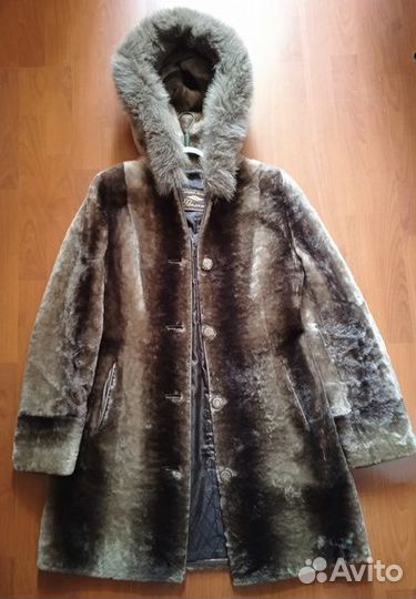 Шуба мутоновая с капюшоном