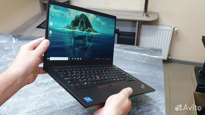 Lenovo Thinkpad (11 поколение, IPS экран, SSD )