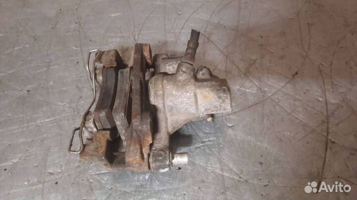 Суппорт тормозной задний правый Mazda 3 BK 2005