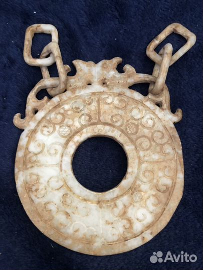 Старинная нефритовая фигурка. Китай