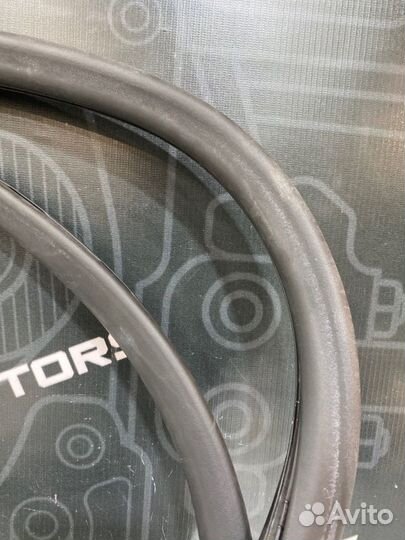 Уплотнитель двери передний Audi A6 C6 BDW 2005