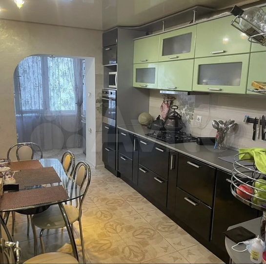 2-к. квартира, 77 м², 1/6 эт.