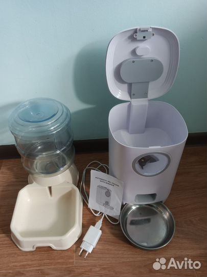 Автоматическая кормушка для кошек и мал. собак