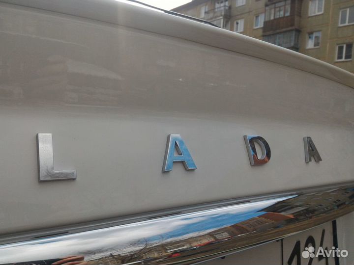 Эмблема LADA для автомобилей Ваз / Лада, хром