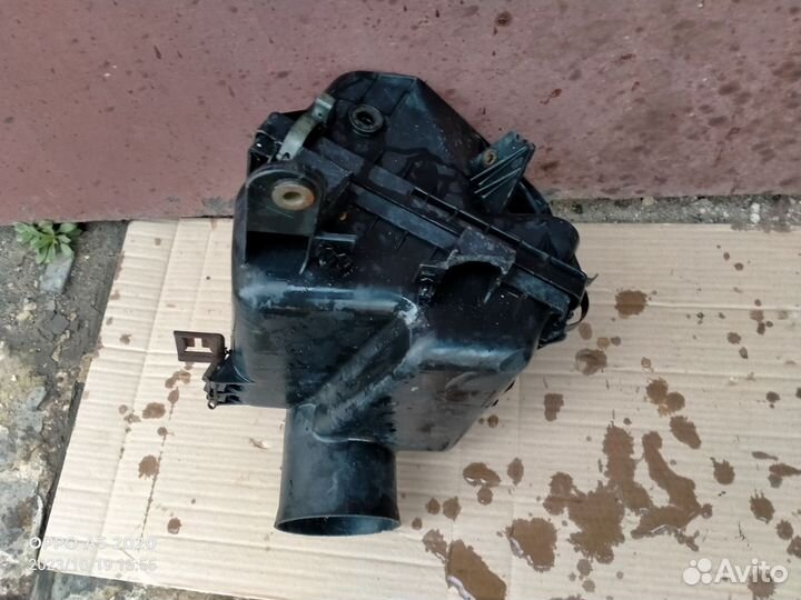 Корпус воздушного фильтра Mazda Xedos 9