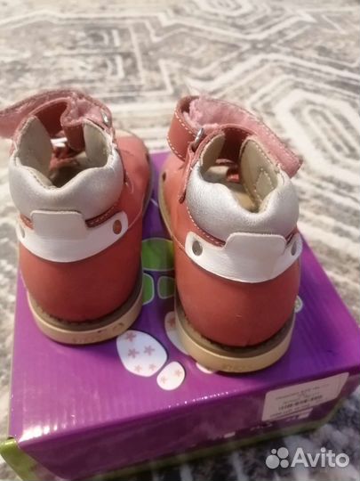 Босоножки для девочки