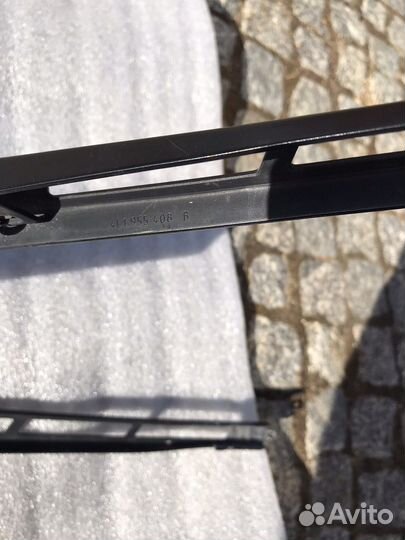 Продам Поводок стеклоочистителя переднего