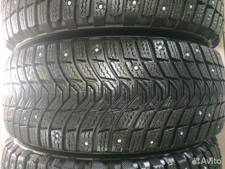 Michelin Latitude X-Ice North 3 215/60 R17