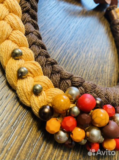 Колье ожерелье