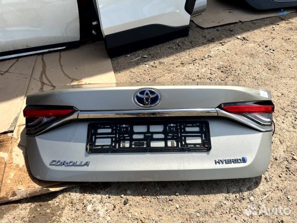 Крышка багажника Тойота Королла е210