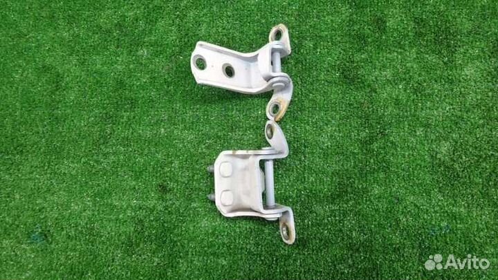 Петля двери задняя левая Toyota Voltz ZZE137